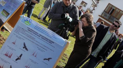 Burguete gestiona un proyecto de observación de aves de 1,4 millones Burguete gestiona un proyecto de observación de aves de 1,4 millones
