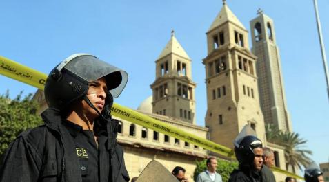 Catedral ortodoxa copta de San Marcos después de una explosión dentro de la catedral de El Cairo Catedral ortodoxa copta de San Marcos después de una explosión dentro de la catedral de El Cairo