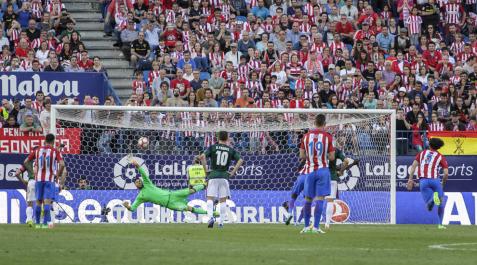 Dos penaltis de récord Dos penaltis de récord