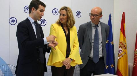Casado pide en Pamplona un PSOE que ayude Casado pide en Pamplona un PSOE que ayude