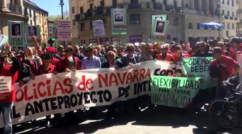 Casi un millar de policías se concentran en contra del anteproyecto de ley Casi un millar de policías se concentran en contra del anteproyecto de ley