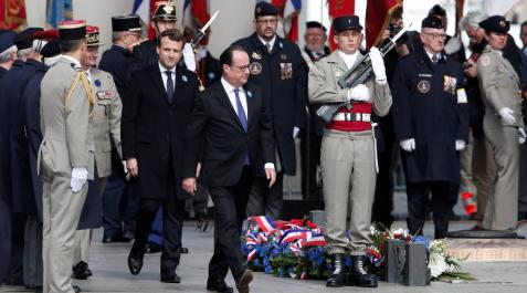 Homenaje de Macron a las víctimas de la II Guerra Mundial en su primer acto Homenaje de Macron a las víctimas de la II Guerra Mundial en su primer acto