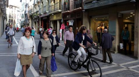 El comercio habla de unas ventas “estancadas” por el tiempo y la política El comercio habla de unas ventas “estancadas” por el tiempo y la política