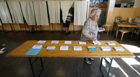 Los colegios electorales abren en Francia en primera vuelta de legislativas Los colegios electorales abren en Francia en primera vuelta de legislativas