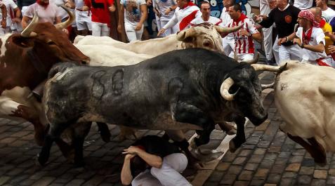 Cruz Roja realiza 54 atenciones y DYA cinco más tras el primer encierro Cruz Roja realiza 54 atenciones y DYA cinco más tras el primer encierro