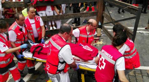 El segundo encierro de San Fermín deja, al menos, dos corneados El segundo encierro de San Fermín deja, al menos, dos corneados