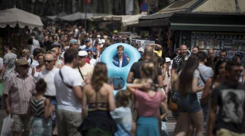 Barcelona cobrará una tasa a visitantes que no duermen en la ciudad Barcelona cobrará una tasa a visitantes que no duermen en la ciudad