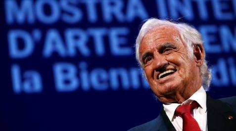 Belmondo recibe un León de Oro de honor en Venecia Imágenes de la llegada de Belmondo a la Mostra de Venecia