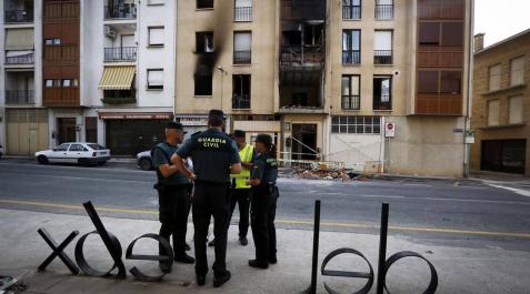 Explosión de gas en fiestas de Puente la Reina Fotos de la explosión de gas que se ha producido la madrugada de este domingo, 30 de julio