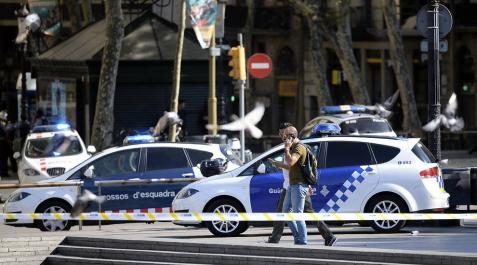 Atropello masivo en Barcelona atropello masivo por una furgoneta en las Ramblas de Barcelona