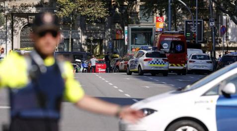 Atropello masivo en Barcelona atropello masivo por una furgoneta en las Ramblas de Barcelona
