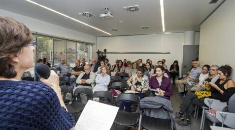 Un momento del foro del barrio de ayer en el Civivox de la Milagrosa. Un momento del foro del barrio de ayer en el Civivox de la Milagrosa.