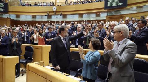 El Senado da vía libre al Gobierno para aplicar el artículo 155 en Cataluña El Senado da vía libre al Gobierno para aplicar el artículo 155 en Cataluña