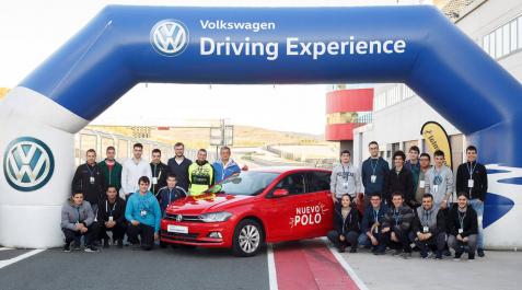 Volkswagen Navarra organiza un curso de conducción para sus aprendices Volkswagen Navarra organiza un curso de conducción para sus aprendices