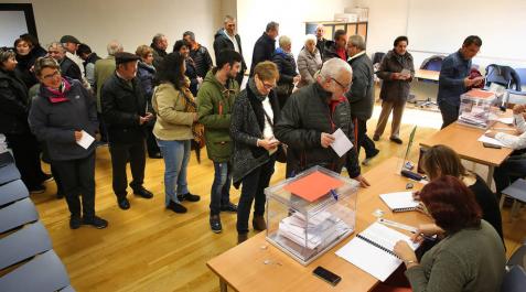 Colas en Sangüesa para votar el cambio de fechas de las fiestas Colas en Sangüesa para votar el cambio de fechas de las fiestas