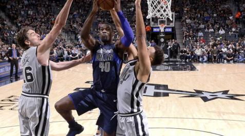 Pau Gasol se luce con 25 puntos y los Spurs se llevan el derbi tejano Pau Gasol se luce con 25 puntos y los Spurs se llevan el derbi tejano