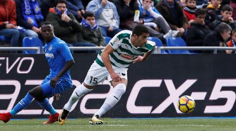 La falta de puntería condena al duelo del Coliseum a un empate sin goles La falta de puntería condena al duelo del Coliseum a un empate sin goles