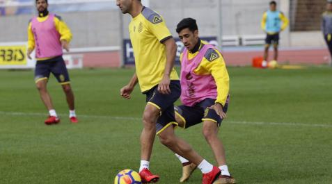 El exrojillo Masoud entrena con Las Palmas a la espera de encontrar equipo El exrojillo Masoud entrena con Las Palmas a la espera de encontrar equipo