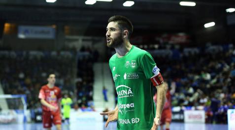 Osasuna Magna entrega los regalos adelantados para ElPozo Osasuna Magna entrega los regalos adelantados para ElPozo