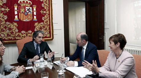 Indignación con la consejera vasca por referirse a Pamplona como capital vasca Indignación con la consejera vasca por referirse a Pamplona como capital vasca