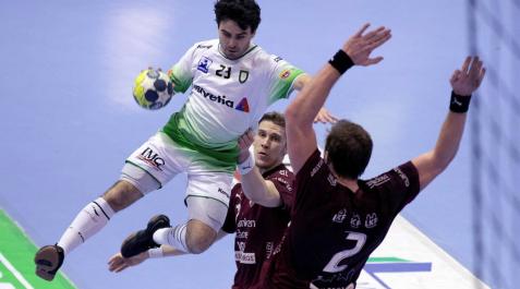 Oswaldo encamina al Anaitasuna hacia la victoria ante el Lugi sueco Oswaldo encamina al Anaitasuna hacia la victoria ante el Lugi sueco