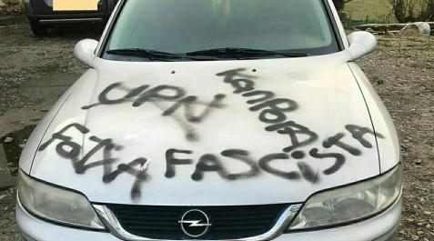 Aparecen pintadas de Aparecen pintadas de