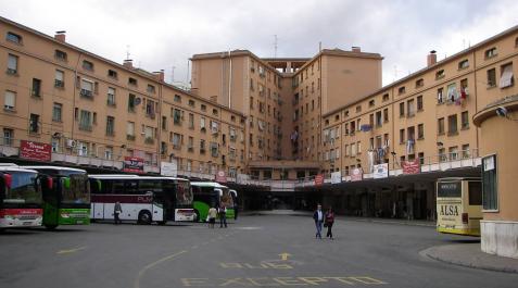Seis menores agreden a una anciana con un monopatín en Logroño Seis menores agreden a una anciana con un monopatín en Logroño