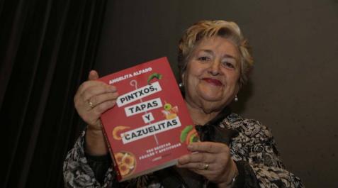 Angelita Alfaro: “A mí me gusta la comida que se pega al riñón, la de toda la vida” Angelita Alfaro: “A mí me gusta la comida que se pega al riñón, la de toda la vida”