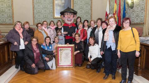 La Orden del Volatín entrega el Cabezudo Tudelano a los Gigantes de Santacara La Orden del Volatín entrega el Cabezudo Tudelano a los Gigantes de Santacara