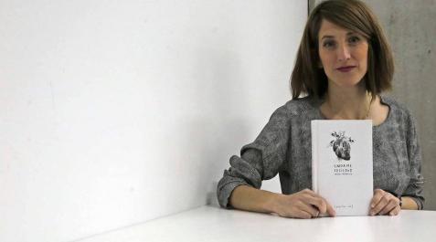 El nuevo libro de Maite Mutuberria, un paseo por la herida del alma humana El nuevo libro de Maite Mutuberria, un paseo por la herida del alma humana