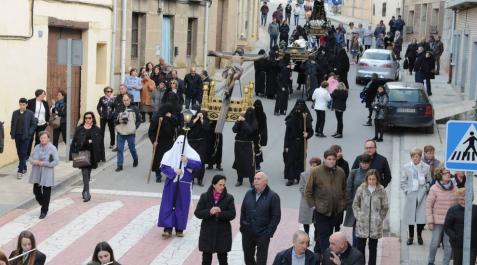 Una cuadrilla de jóvenes de Caparroso recupera el paso del Cirineo en la procesión Una cuadrilla de jóvenes de Caparroso recupera el paso del Cirineo en la procesión