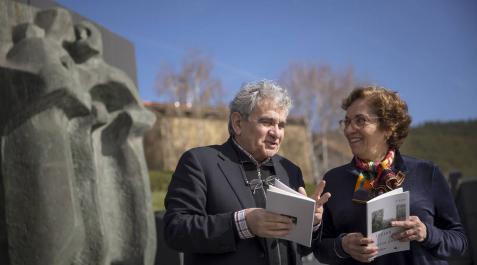 La historia de amor de Jorge Oteiza, por Bernardo Atxaga y Pilar Oteiza La historia de amor de Jorge Oteiza, por Bernardo Atxaga y Pilar Oteiza
