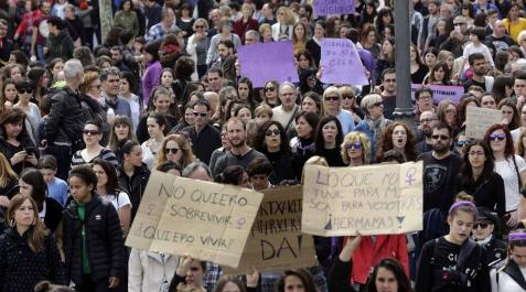 Manifestación contra la sentencia de 'La Manada' en Pamplona La manifestación ha comenzado a las 12.30 horas en el Palacio de Justicia y la marcha se dirige a la Plaza del Castillo