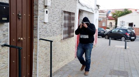 Los cinco miembros de 'La Manada' ya se encuentran en Sevilla tras su puesta en libertad Los cinco miembros de 'La Manada' ya se encuentran en Sevilla tras su puesta en libertad