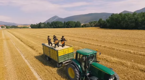 Los navarros Puro Relajo dan un paseo por su último disco en su nuevo videoclip Los navarros Puro Relajo dan un paseo por su último disco en su nuevo videoclip