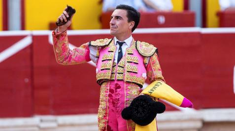 Octavio Chacón triunfa en su estreno en el coso pamplonés Octavio Chacón triunfa en su estreno en el coso pamplonés