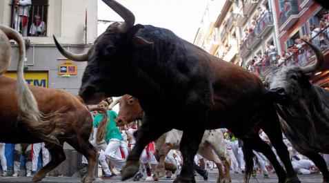 Fotos del tercer encierro de San Fermín 2018.EFE Imágenes del tercer encierro de los Sanfermines 2018, protagonizado por toros de Cebada Gago.