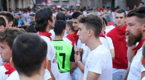 Imágenes del quinto encierro de los sanfermines, con toros de la ganadería Núñez del Cuvillo
