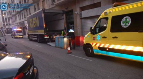 Herido un trabajador en Pamplona al descargar mercancía para un supermercado Herido un trabajador en Pamplona al descargar mercancía para un supermercado