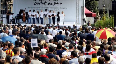 Barcelona recuerda con música y poesía a las víctimas del atentado de 2017