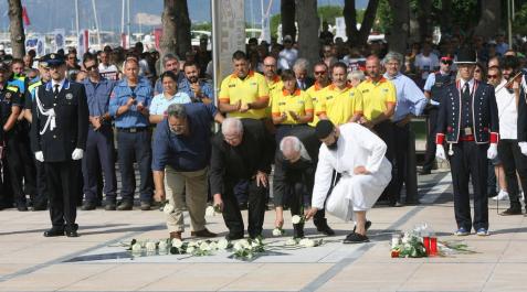 Cambrils recuerda a las víctimas del atentado de hace un año Cambrils recuerda a las víctimas del atentado de hace un año