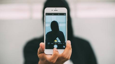 Muere un joven de 15 años tras hacerse un selfie en un centro comercial de Italia Muere un joven de 15 años tras hacerse un selfie en un centro comercial de Italia