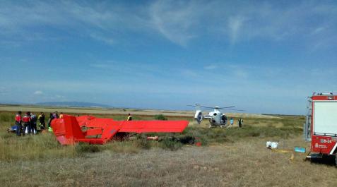 Un herido grave al precipitarse la avioneta que pilotaba en un aeródromo en  Tudela