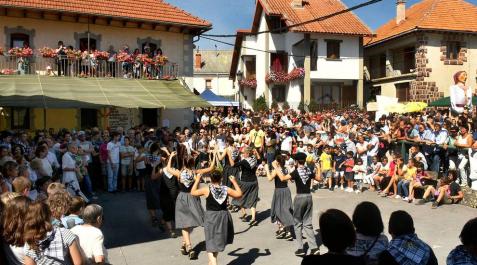 La música y los indianos protagonizaron el 41º Aezkoako Eguna La música y los indianos protagonizaron el 41º Aezkoako Eguna