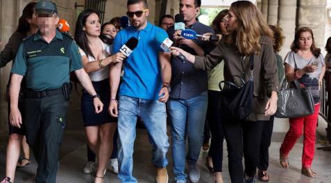Los cinco miembros de 'La Manada' vuelven a los juzgados Los integrantes de 'La Manada' se han presentado este lunes por la mañana ante el juzgado de guardia de Sevilla.