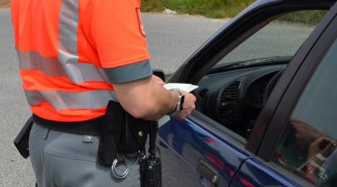 Denunciados 73 conductores en Navarra en una campaña de distracción al volante Denunciados 73 conductores en Navarra en una campaña de distracción al volante