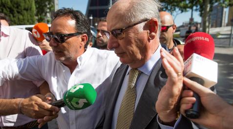 Rato niega el blanqueo y afea a la fiscal por investigarle Rato niega el blanqueo y afea a la fiscal por investigarle