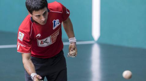 Retegi: “Me propuse no cometer ninguna falta de saque, pero tampoco hago daño” Retegi: “Me propuse no cometer ninguna falta de saque, pero tampoco hago daño”