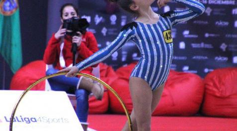 Polémica por la actuación de unas gimnastas en el Navarra Arena con mallas de Auschwitz Polémica por la actuación de unas gimnastas en el Navarra Arena con mallas de Auschwitz