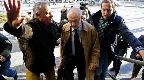 Rodrigo Rato, increpado a su llegada a los juzgados de Plaza de Castilla Rodrigo Rato, increpado a su llegada a los juzgados de Plaza de Castilla